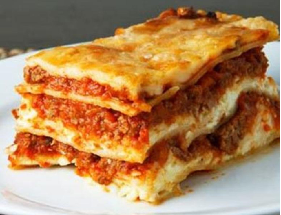 Homemade Traditional Lasagna Recipe - Delicious Pasta Recipes